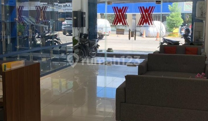 Profitable Investment! Ready-to-Occupy 3-Story Shop House in Semarang 2