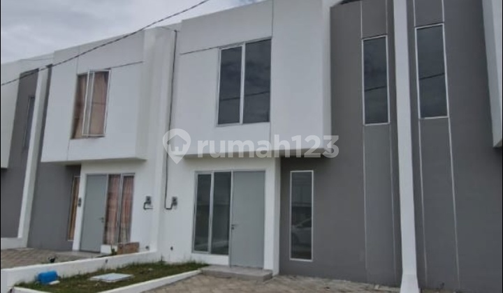 For Sale: 2-Story House, The Cemandi Sidoarjo, Freehold Title (SHM)