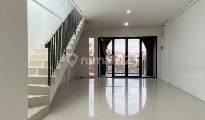 For Sale Modern Design Shop House on Mainroad Citraland Puncak Tidar Malang 2