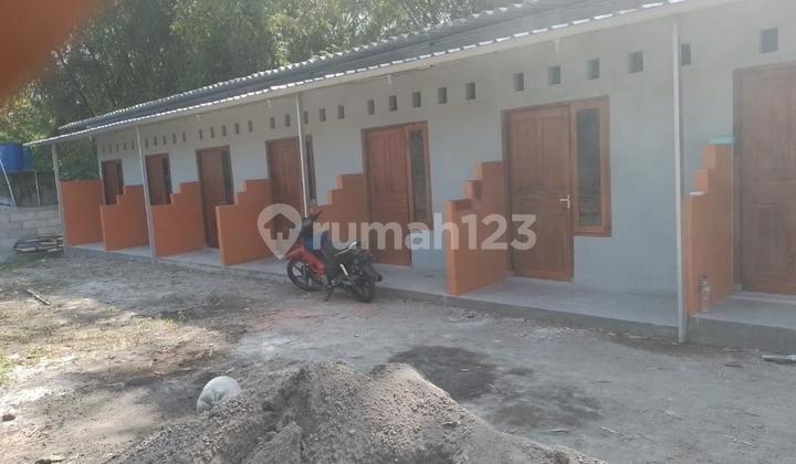 Pavilion in the North Campus of UTY/MMTC, Sendangadi Mlati Sleman Location (West of Jombor Terminal). JK4017