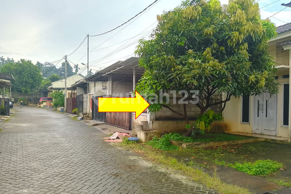Rumah Berada di Perumahan Ditengah Kota Rumah Berada di Perumahan Ditengah Kota