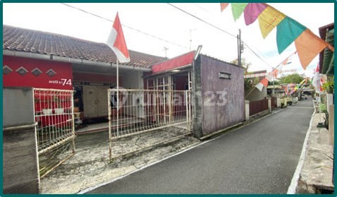 Rumah Strategis Harga Manis, Siap Disulap Jadi Kost Eksklusif! Rumah Strategis Harga Manis, Siap Disulap Jadi Kost Eksklusif!