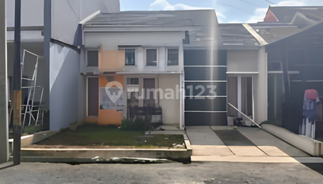 Rumah Berada di Perumahan Ditengah Kota Rumah Berada di Perumahan Ditengah Kota