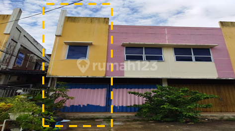 Ruko Berada di Pusat Kota dengan Lokasi Strategis Ruko Berada di Pusat Kota dengan Lokasi Strategis