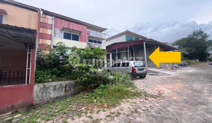 Rumah Berada di Perumahan Ditengah Kota Rumah Berada di Perumahan Ditengah Kota