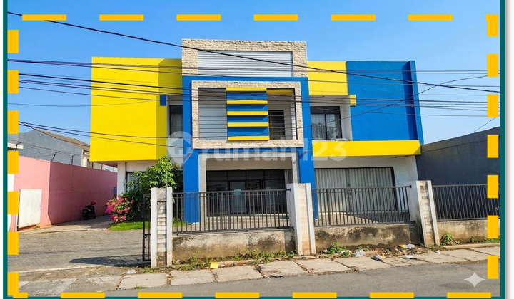 Dekat Pemukiman Warga dan Dekat dengan Akses Jalan Dekat Pemukiman Warga dan Dekat dengan Akses Jalan