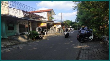 Strategic House Sweet Price, Ready to Transform into an Exclusive Boarding House! 2