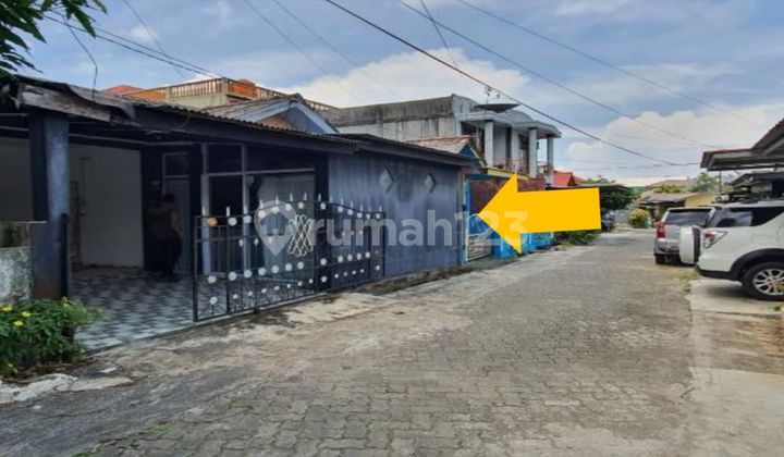 Rumah Berada di Lingkungan Nyaman dan Akses Jalan Luas Rumah Berada di Lingkungan Nyaman dan Akses Jalan Luas