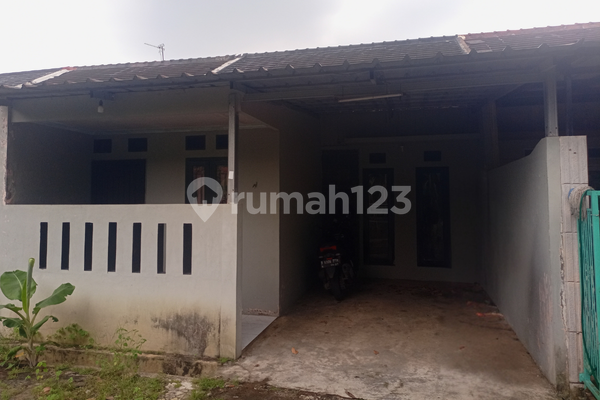 Rumah Berada di Perumahan Ditengah Kota Rumah Berada di Perumahan Ditengah Kota