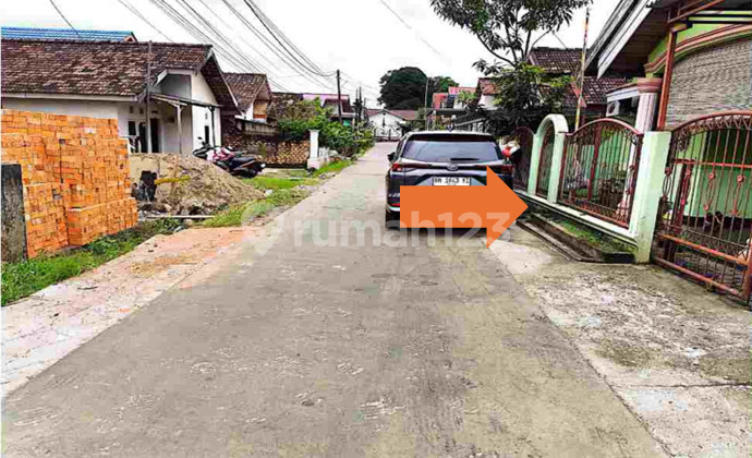 Rumah Berada di Pusat Kota dan Dilingkungan Yg Ramai Rumah Berada di Pusat Kota dan Dilingkungan Yg Ramai