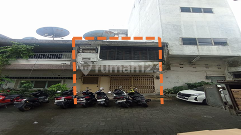 Rumah di Tengah Kota Medan Dekat dengan Lonsum dan Lapangan Merdeka Rumah di Tengah Kota Medan Dekat dengan Lonsum dan Lapangan Merdeka