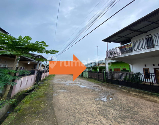 Rumah Berada di Pusat Kota dan Dilingkungan Yg Ramai Rumah Berada di Pusat Kota dan Dilingkungan Yg Ramai