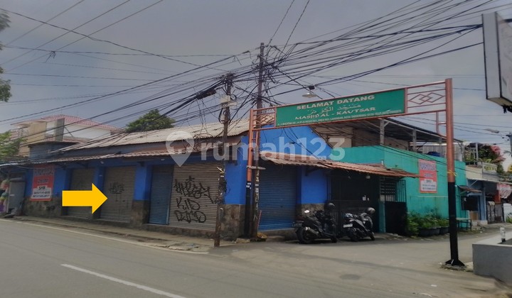 Rumah Tinggal Dekat Pemukiman Warga dan Dekat dengan Akses Jalan Perkotaan Rumah Tinggal Dekat Pemukiman Warga dan Dekat dengan Akses Jalan Perkotaan