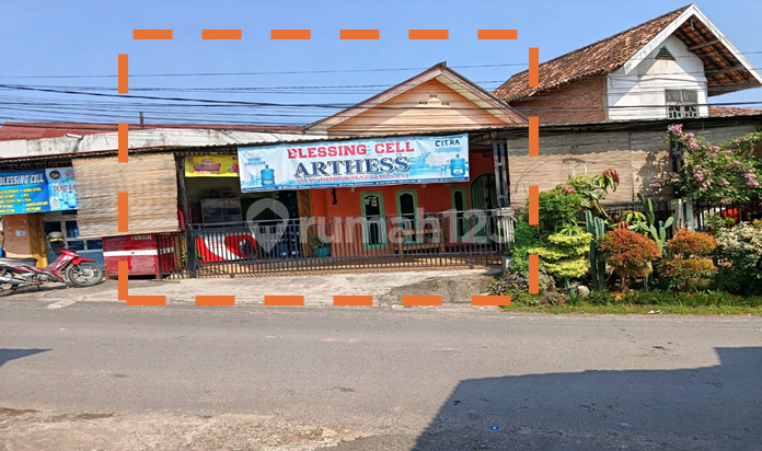 Rumah Berada di Pusat Kota dan Dilingkungan Yg Ramai Rumah Berada di Pusat Kota dan Dilingkungan Yg Ramai
