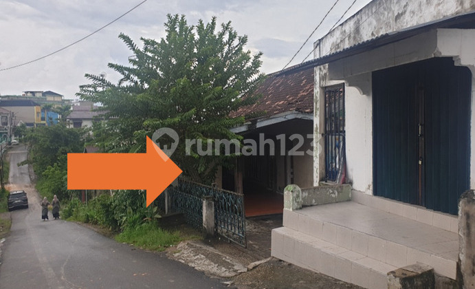 Rumah Berada di Pusat Kota Rumah Berada di Pusat Kota