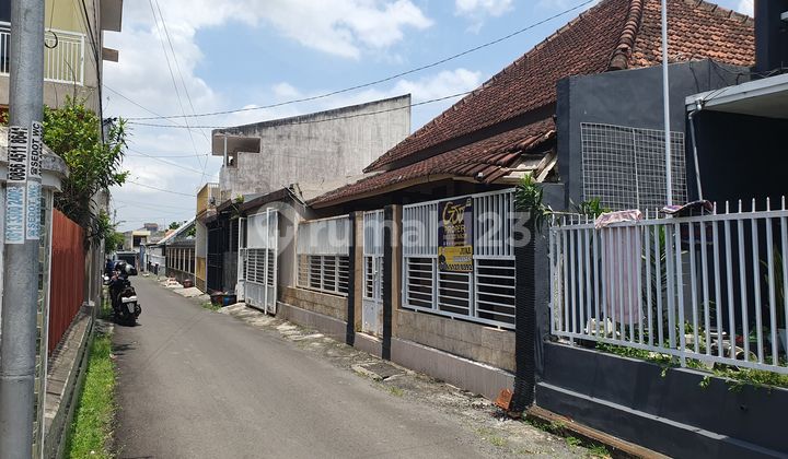 Rumah Tinggal di Jalan Letjend Sutoyo Vg No.16b Rumah Tinggal di Jalan Letjend Sutoyo Vg No.16b