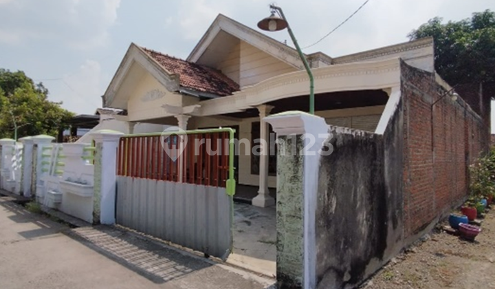 Rumah Tinggal di Mojokerto Rumah Tinggal di Mojokerto