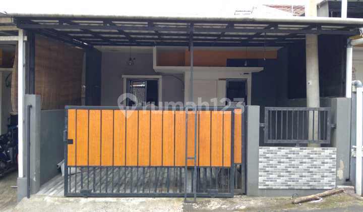 Rumah Berada di Perumahan Ditengah Kota Rumah Berada di Perumahan Ditengah Kota
