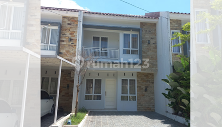 Rumah Berada di Perumahan Ditengah Kota Rumah Berada di Perumahan Ditengah Kota