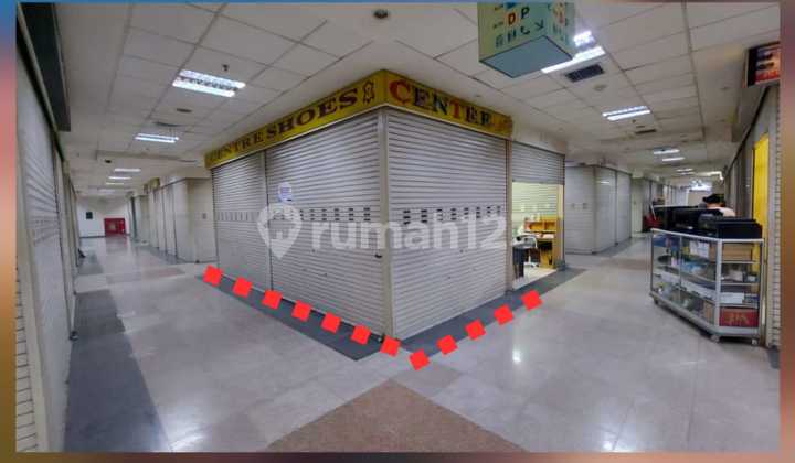 Ruang Usaha Berada di Tengah Kota Ruang Usaha Berada di Tengah Kota