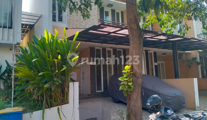 Rumah Berada di Perumahan Karawang Rumah Berada di Perumahan Karawang