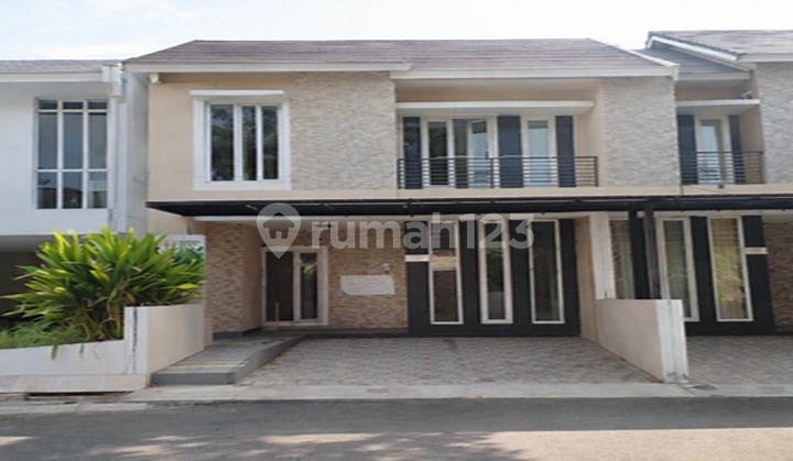 House Located in the Karawang Housing Area House Located in the Karawang Housing Area
