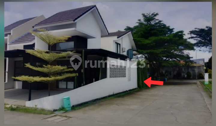Rumah Berada di Perumahan Ditengah Kota Rumah Berada di Perumahan Ditengah Kota