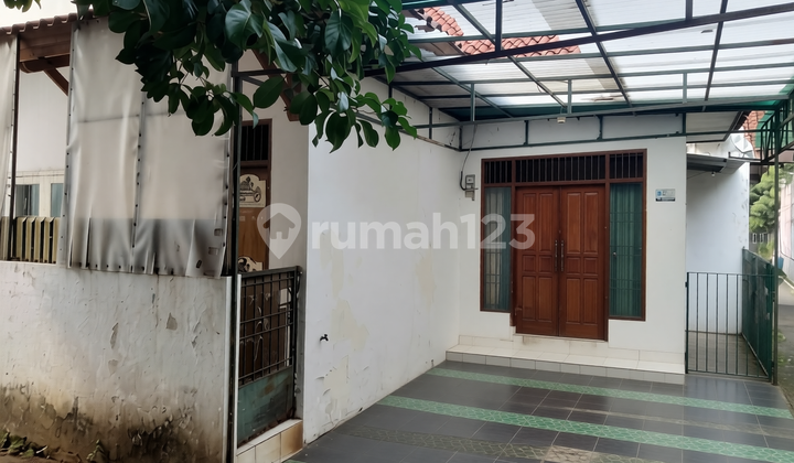 Rumah Berada di Perumahan Ditengah Kota Rumah Berada di Perumahan Ditengah Kota