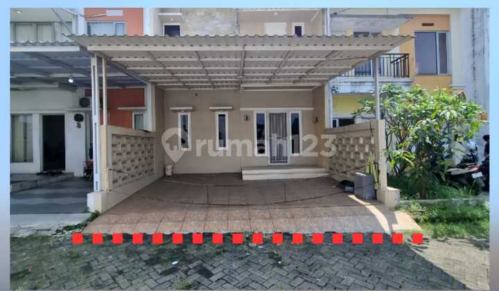 Rumah Berada di Perumahan Ditengah Kota Rumah Berada di Perumahan Ditengah Kota