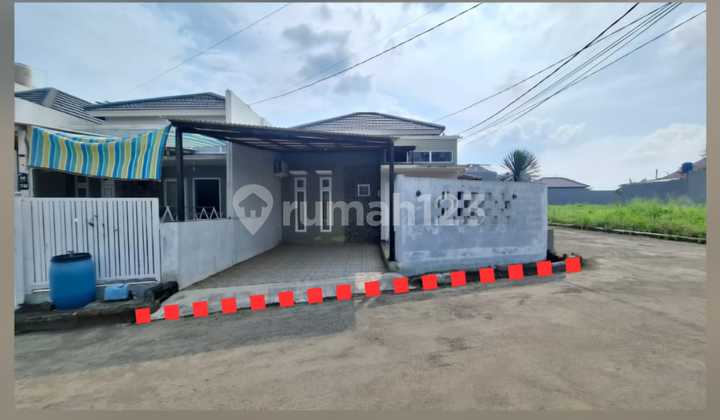 Rumah Berada di Perumahan Ditengah Kota Rumah Berada di Perumahan Ditengah Kota