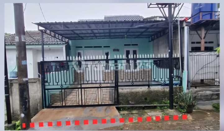 Rumah Berada di Perumahan Ditengah Kota Rumah Berada di Perumahan Ditengah Kota