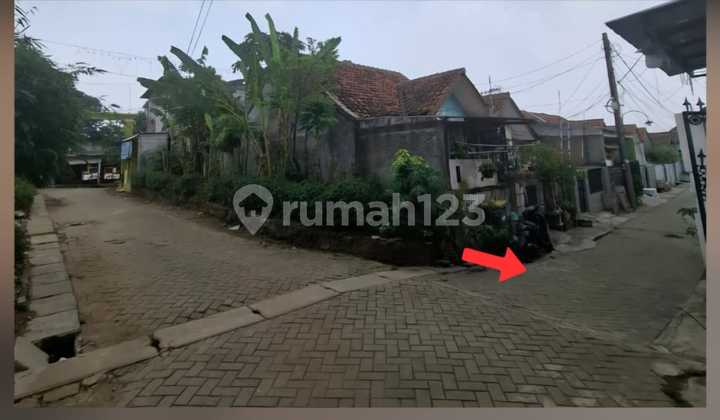 Rumah Berada di Perumahan Ditengah Kota Rumah Berada di Perumahan Ditengah Kota