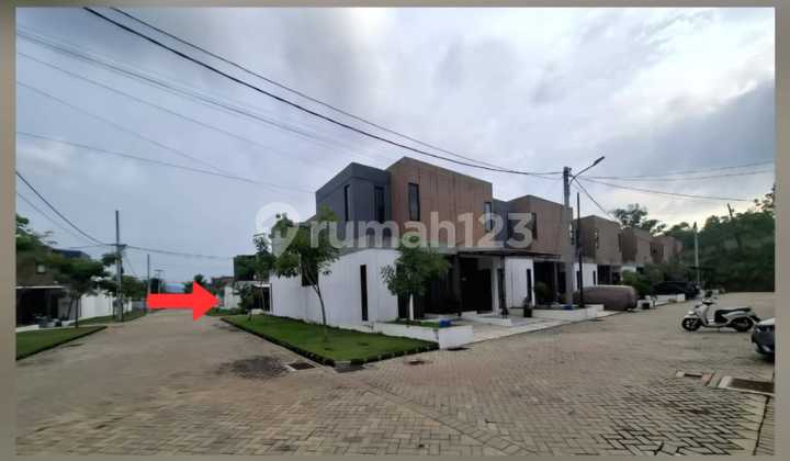 Rumah Berada di Perumahan Ditengah Kota