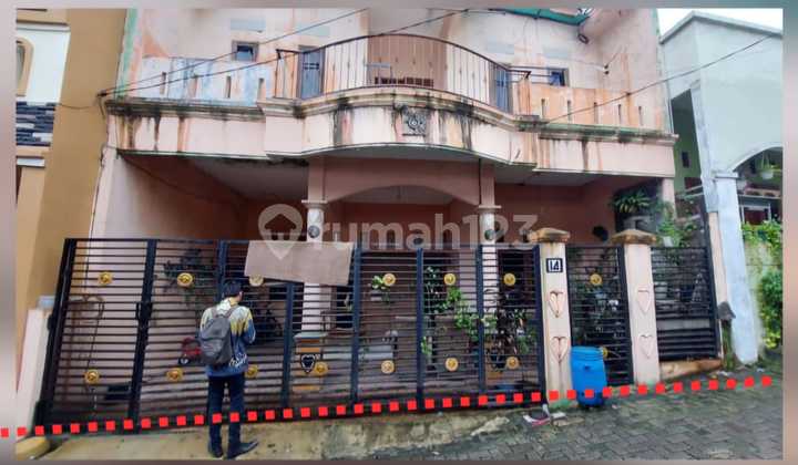 Rumah Berada di Perumahan Ditengah Kota Rumah Berada di Perumahan Ditengah Kota