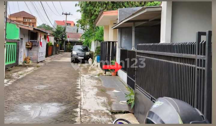 Rumah Berada di Perumahan Ditengah Kota Rumah Berada di Perumahan Ditengah Kota