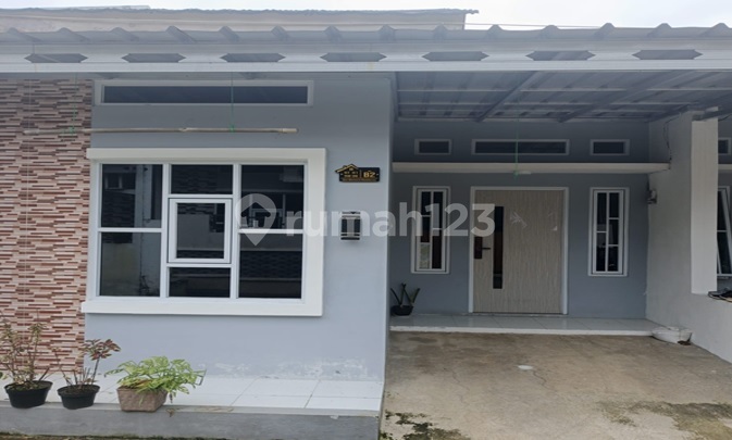 Rumah dengan Lingkungan Perumahan yang Tenang