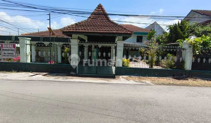 Rumah dan Kosan Siap Huni Dekat dengan Perkotaan serta Kampus Universitas Jember Rumah dan Kosan Siap Huni Dekat dengan Perkotaan serta Kampus Universitas Jember