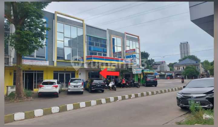 Ruko Berada di Tengah Kota