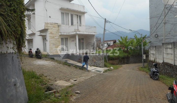 Villa di Kota Batu