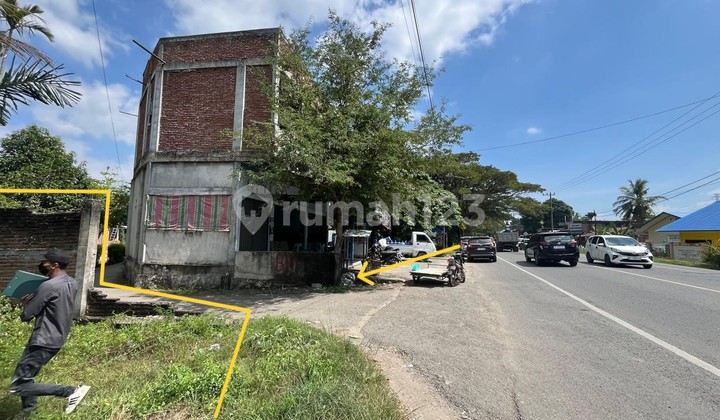 Gudang Berada di Pinggir Jalan Lintas Kab. Aceh Besar Gudang Berada di Pinggir Jalan Lintas Kab. Aceh Besar