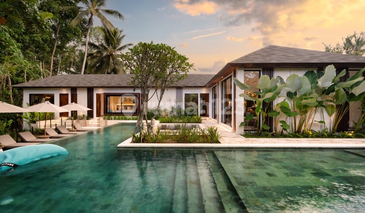 Spacious 5-Bedroom Villa In Peliatan Ubud For Sale With Jungle Backdrop Spacious 5-Bedroom Villa In Peliatan Ubud For Sale With Jungle Backdrop