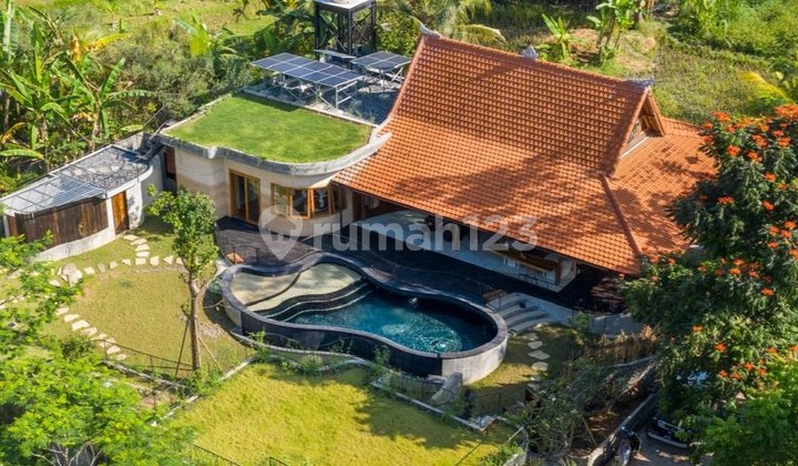 Luxurious 4-Bedroom Villa With Jungle Views In Pejeng