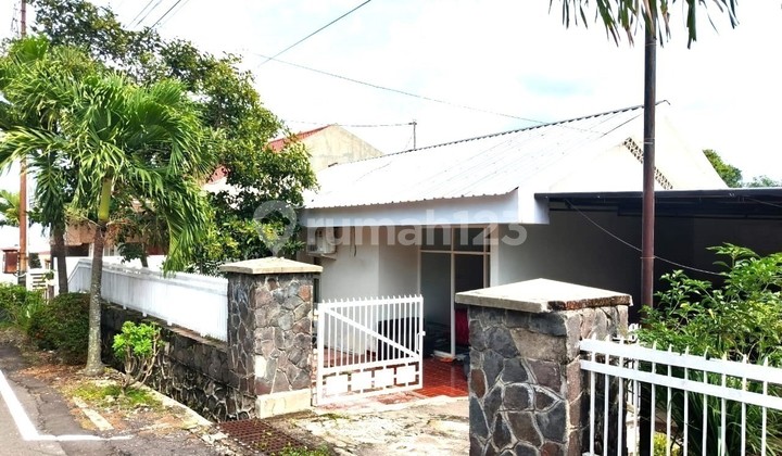 Di Jual Rumah Nyaman Dekat Jalan Butuh Sedikit Renov 10265 1