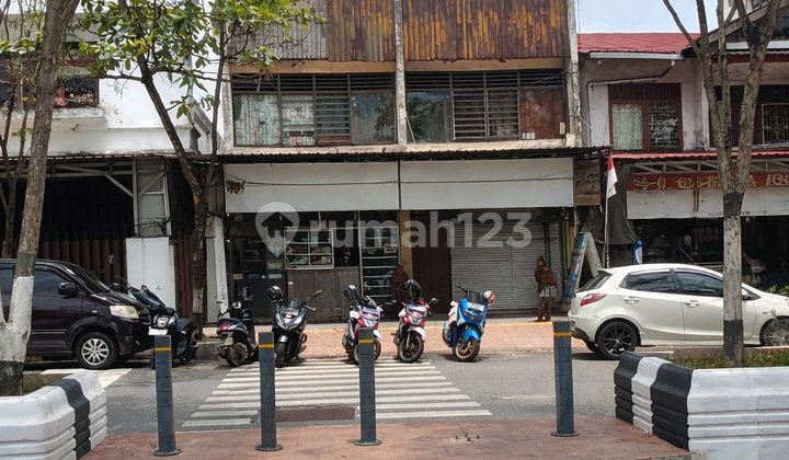 For Sale 2-Story Shophouse Super Strategic Location - 14 Boarding Rooms, 2 Bathrooms, Near Shopping Center & Busy Access! 1