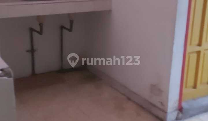 3 Floors Strategic Suitable for Business 2