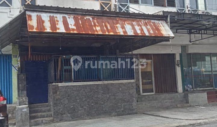 Strategic Shop House in the City Center, Cool, Refreshing, and Flood-Free 1
