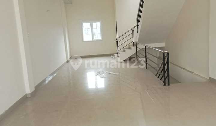 Ready-to-Use 3-Story Shop House - Suitable for Growing Businesses 2