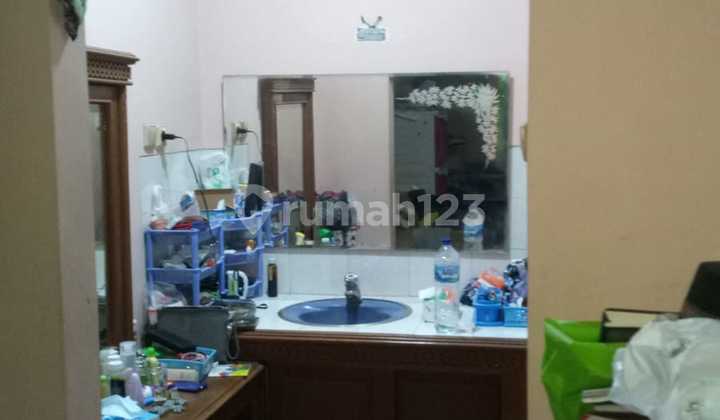 Rumah di Belakang Alfa Indah Jakarta Barat Kondisi Minim Renovasi 2