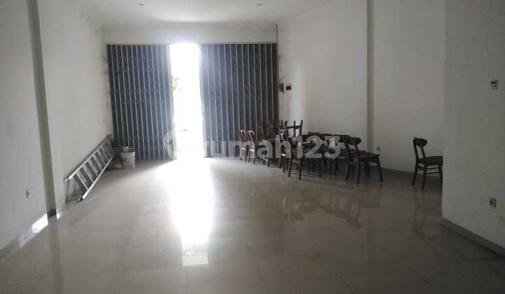 For Rent: Strategically Located Shop House on M T Haryono Street 2