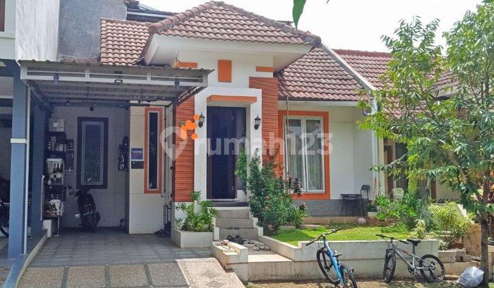 Beautiful Ready-to-Occupy House for Sale in Graha Taman Bunga Complex, BSB 1